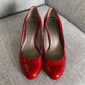 Liz Claiborne Red Patent pumps